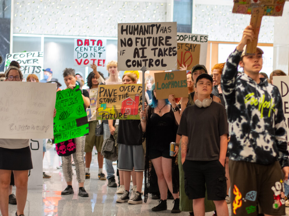 LiveLive Coverage: Hamilton City Council Votes Today on AI Data Centre Bylaw